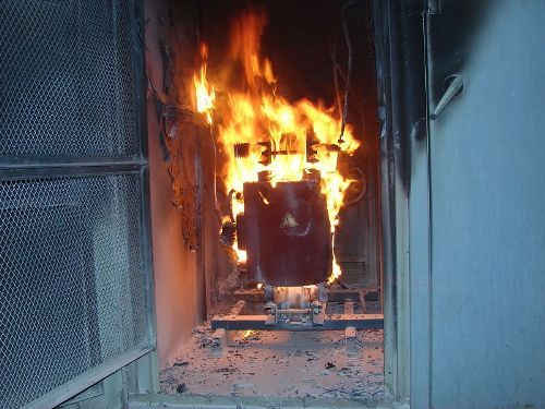 夏日炎炎，北京創(chuàng)聯(lián)匯通電氣教你必備油浸式變壓器防火常識(shí)